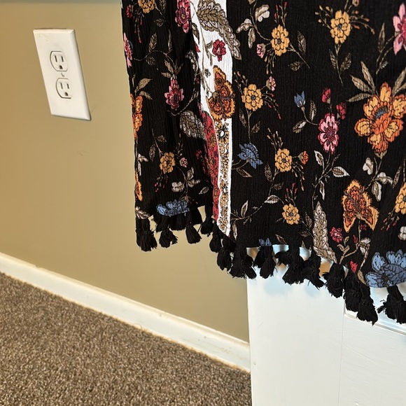 Style & Co Flower Tank Top with Details - Picture 3 of 8